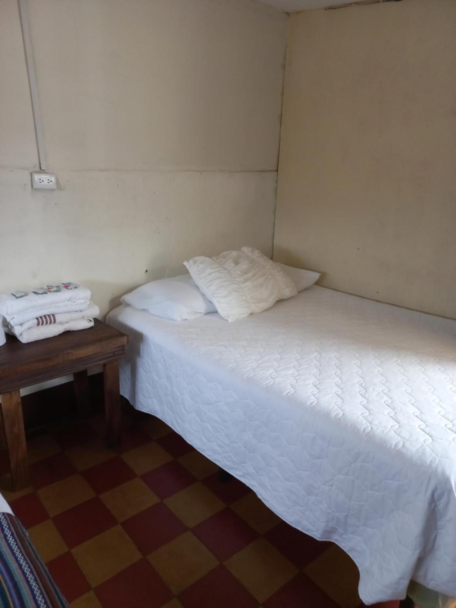 Hotel Acatenango Inn Антигуа-Гватемала Экстерьер фото